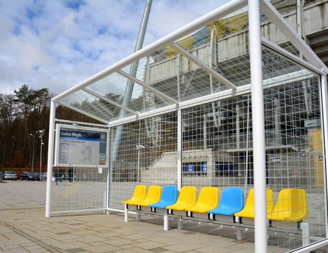 Przystanek-bramka przed Stadionem Miejskim w Gdyni