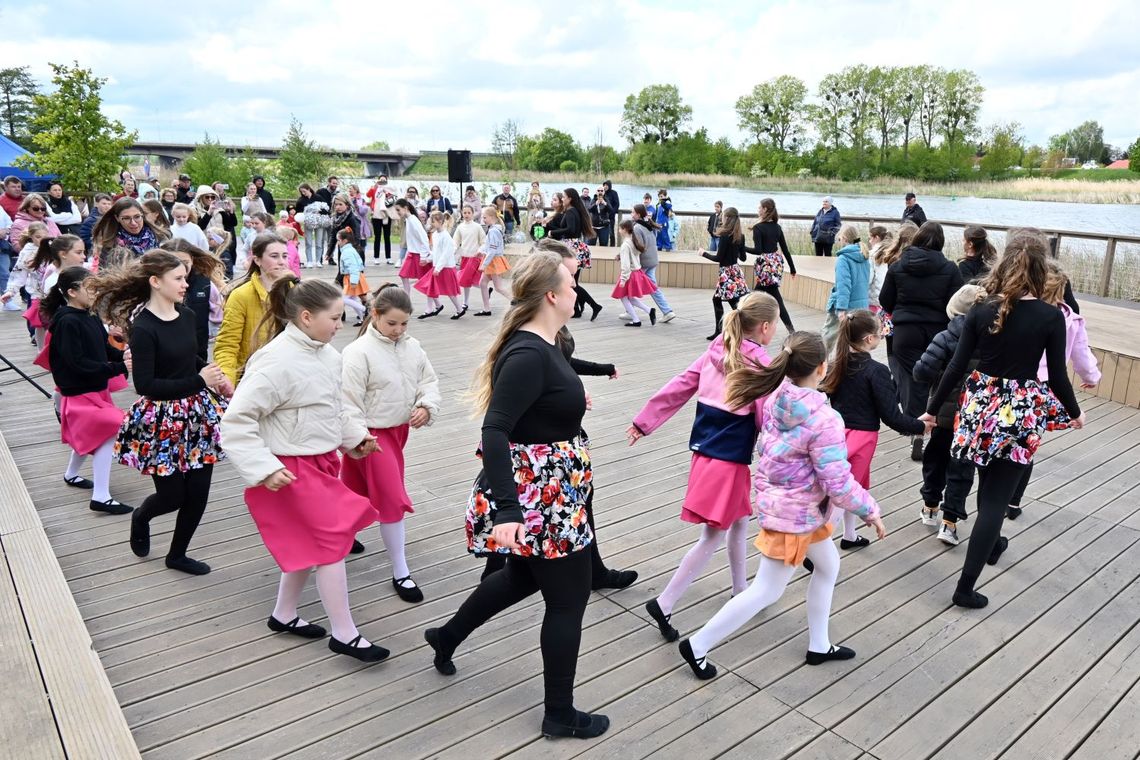 Przystanek Funduszy Europejskich – Festyn na Bulwarze nad Nogatem Przystanek Funduszy Europejskich – Festyn na Bulwarze nad Nogatem