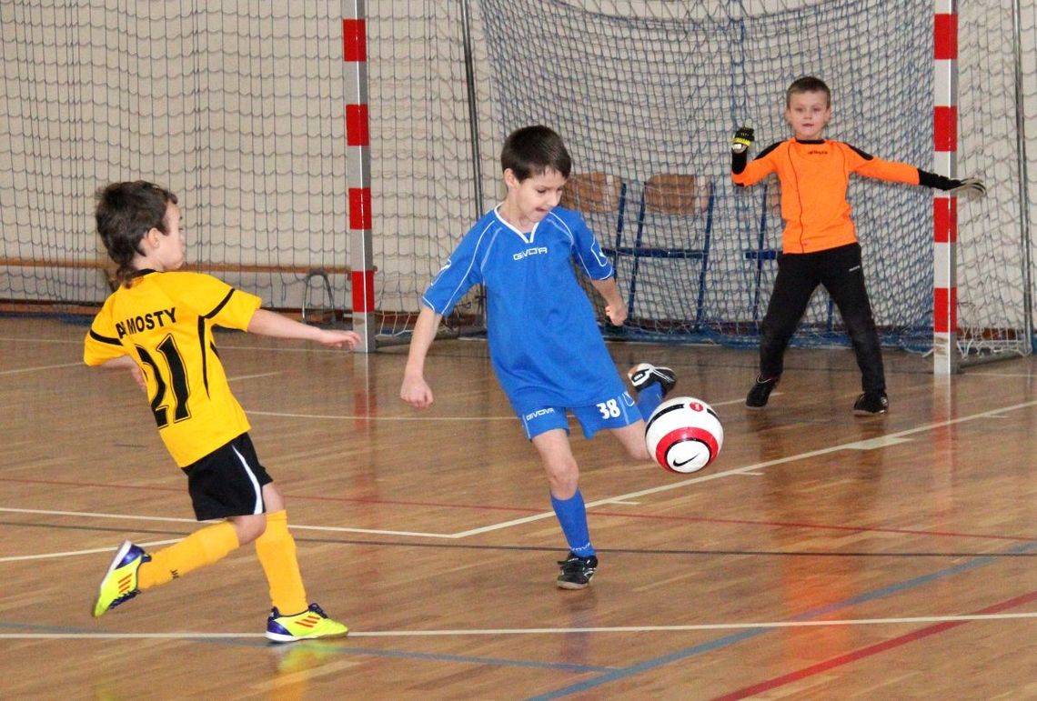 Puchary dla Orłów i Wierzycy - walczyli mali piłkarze Puchary dla Orłów i Wierzycy - walczyli mali piłkarze