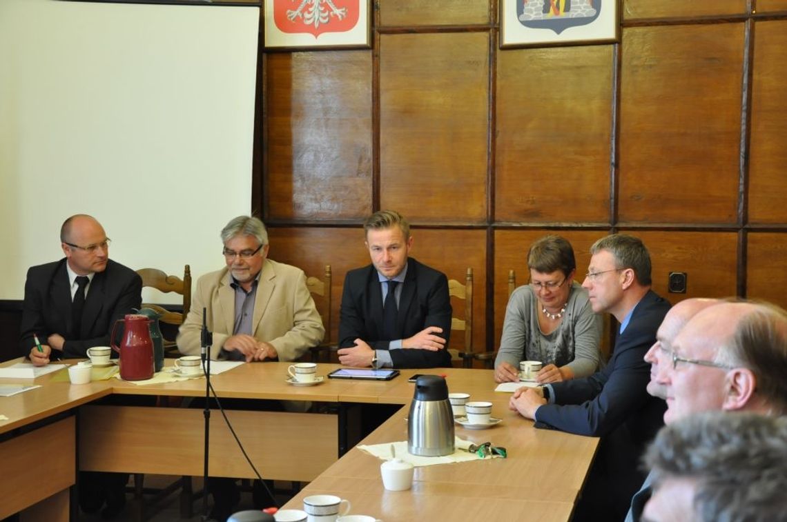 Pytali marszałka o drogi