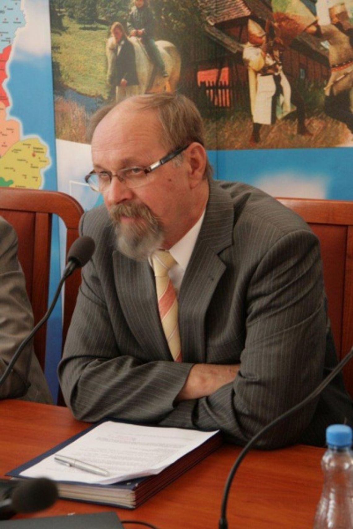 Radni podwójnie opłacani? Radny proponuje: albo wynagrodzenie za pracę albo dieta radnego Radni podwójnie opłacani? Radny proponuje: albo wynagrodzenie za pracę albo dieta radnego