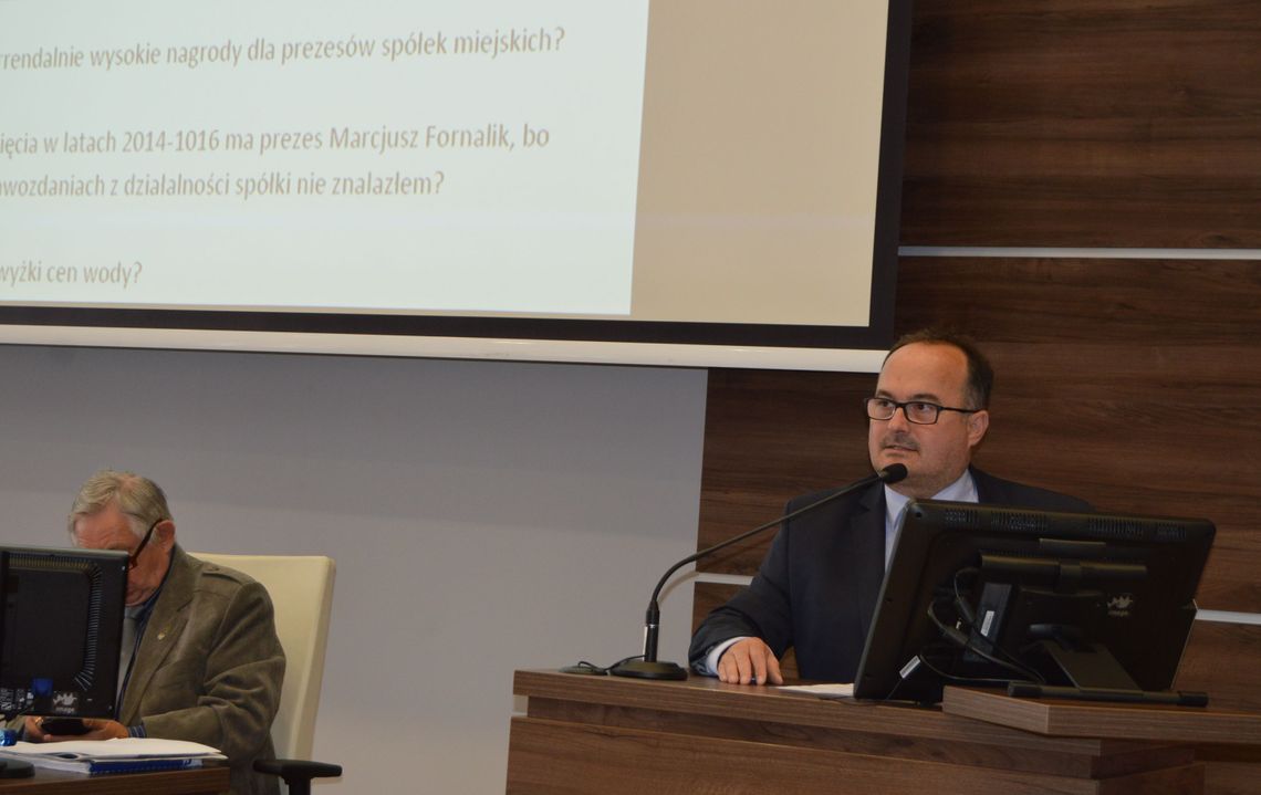 Radni przeciwko „obcinaniu” nagród dla prezesów miejskich spółek Radni przeciwko „obcinaniu” nagród dla prezesów miejskich spółek