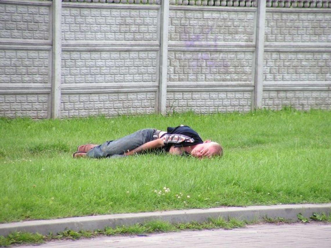 Radni walczą z alkoholizmem i narkomanią