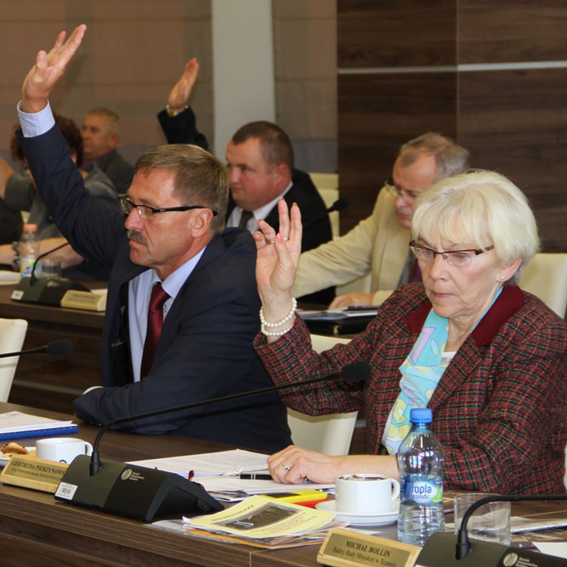 Radni wpadli w panikę. Chaotyczne komentarze podczas sesji