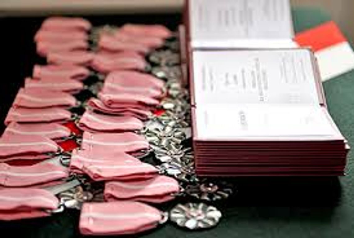 Radny Kulas znów o jubilatach