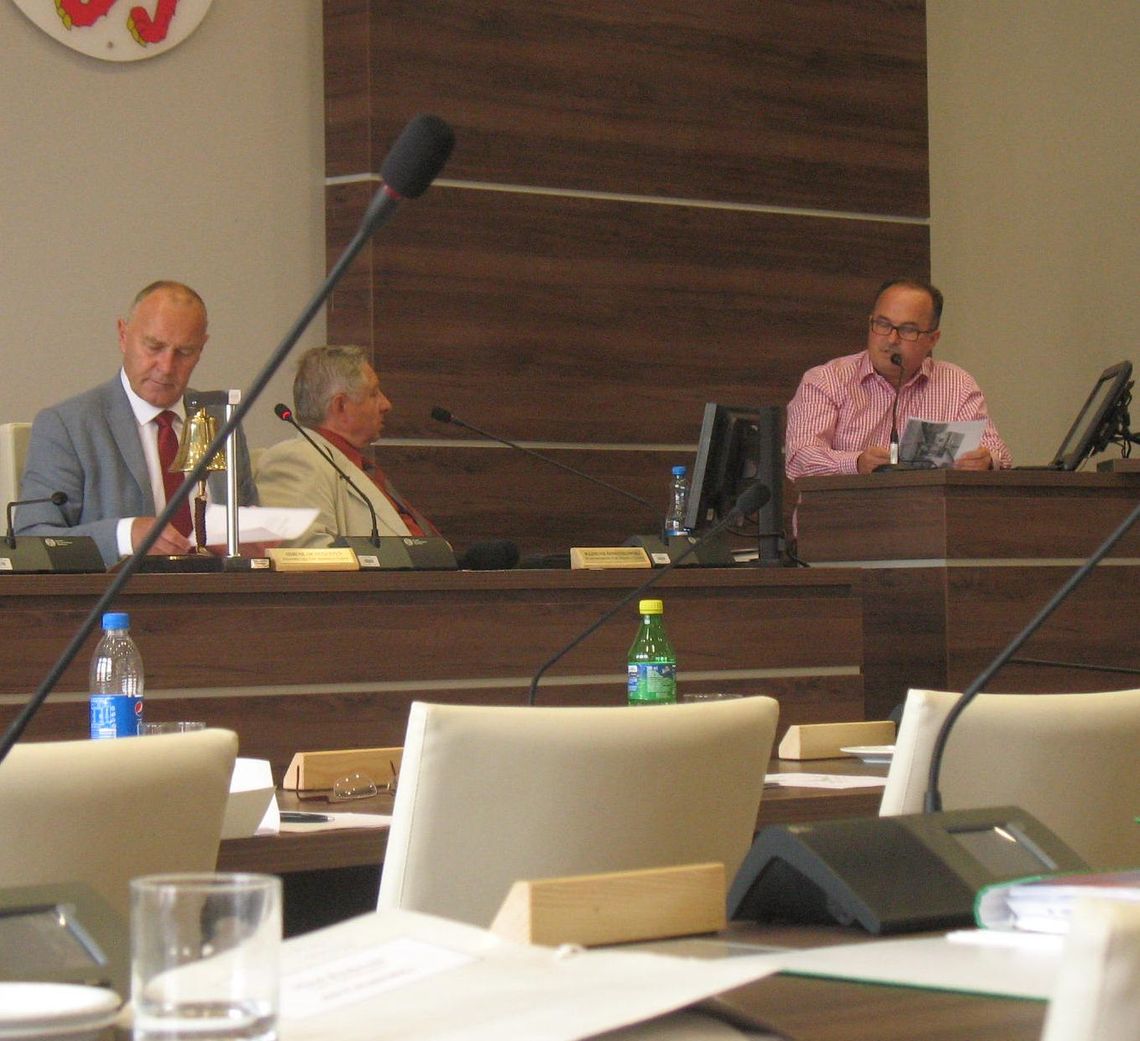 Radny pozywa prezesa ZUOS! Koalicja wyszła z sali Radny pozywa prezesa ZUOS! Koalicja wyszła z sali