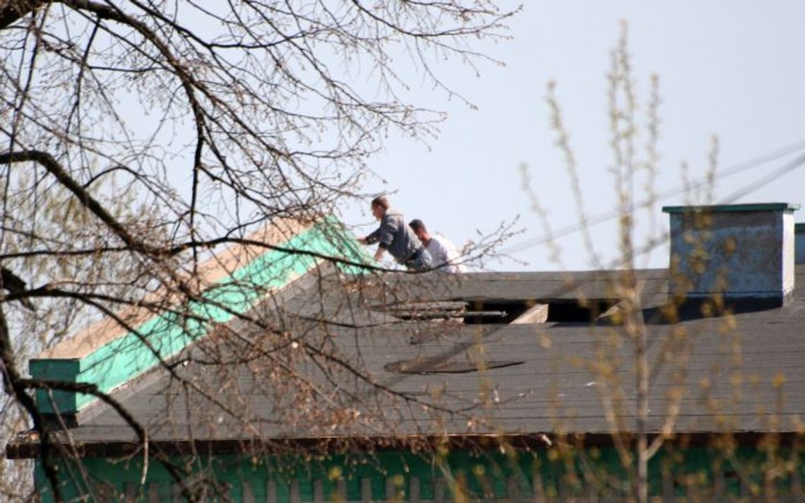 "Raj" dla złomiarzy. W ruinach drożdżowni wciąż niebezpiecznie