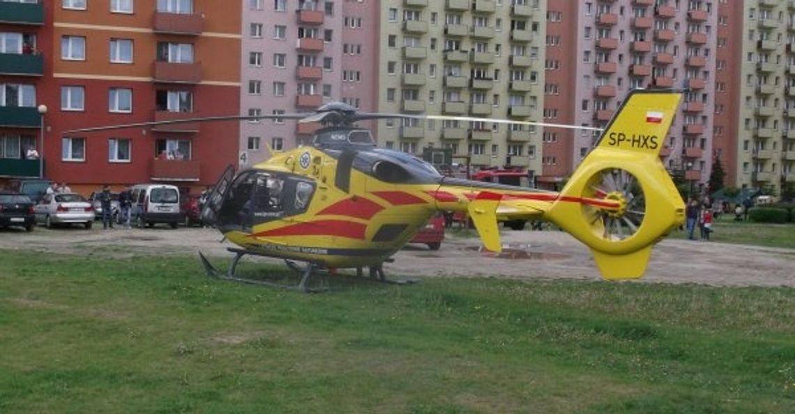 Ratowali 77-latka przy ul. Jagiełły. Start śmigłowca (FILM)