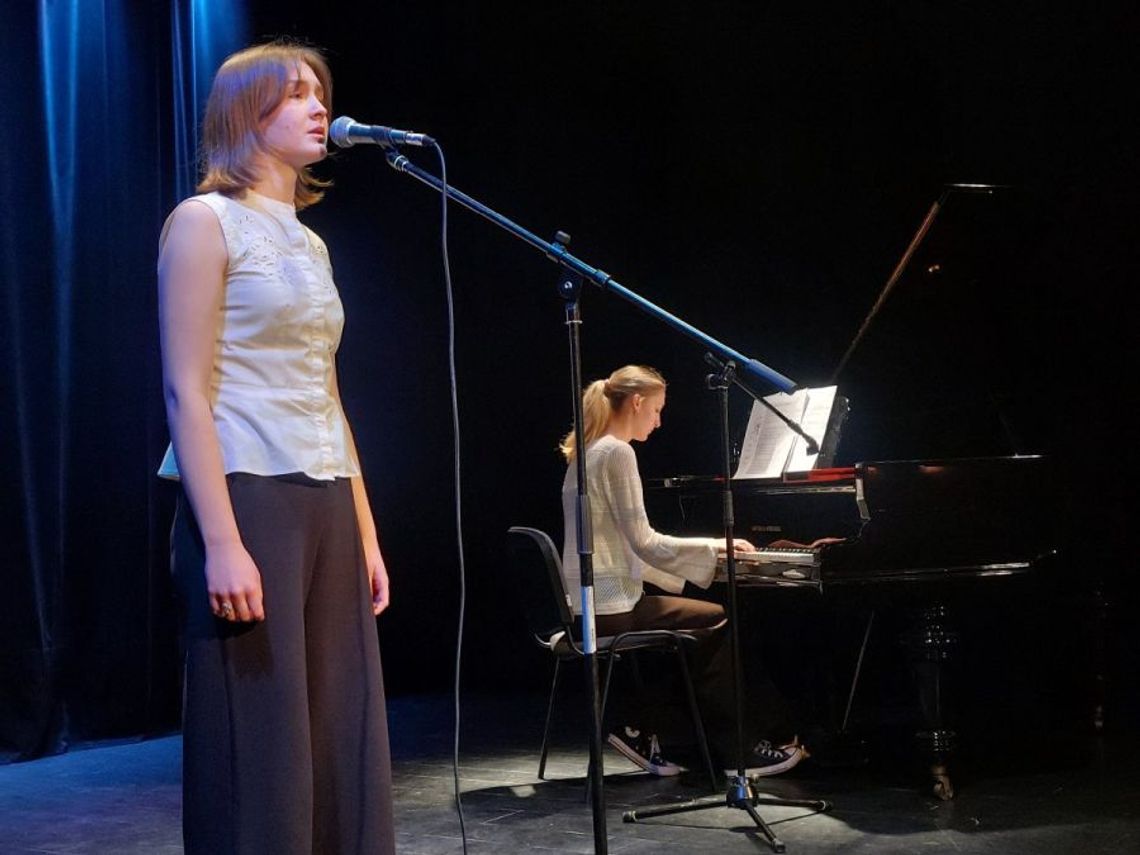 Recytowali i grali poezję ks. Janusza St. Pasierba. Festiwal wyłonił najlepszych recytatorów oraz interpretatorów poety i filozofa z Kociewia