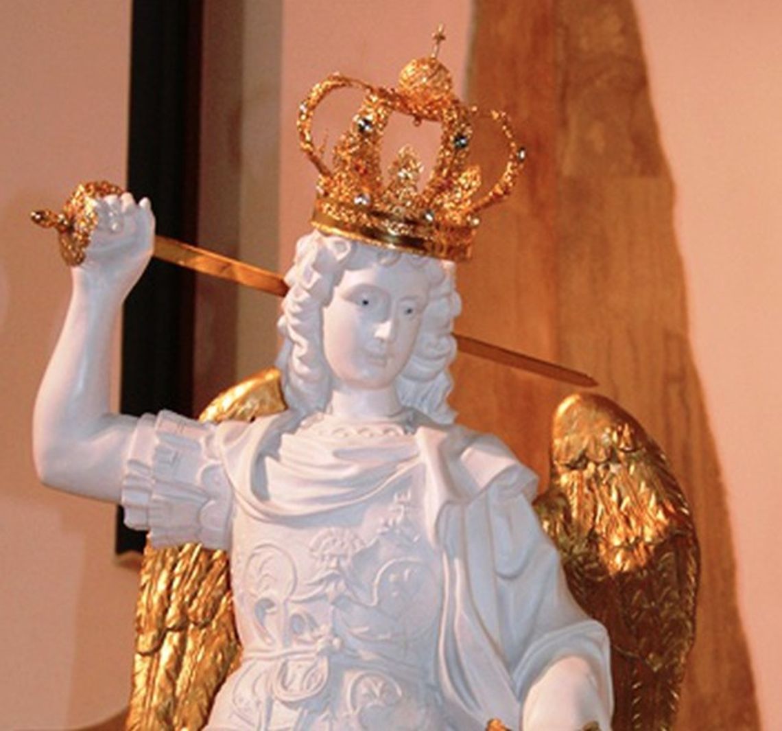 Rekolekcje księdza Prusakiewicza . Figura św. Michała Archanioła z Cudownej Groty Objawień w Starogardzie 