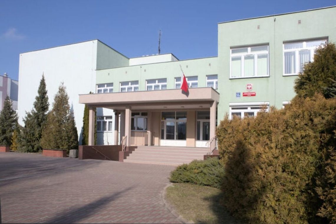 Remont parkietu hali sportowej