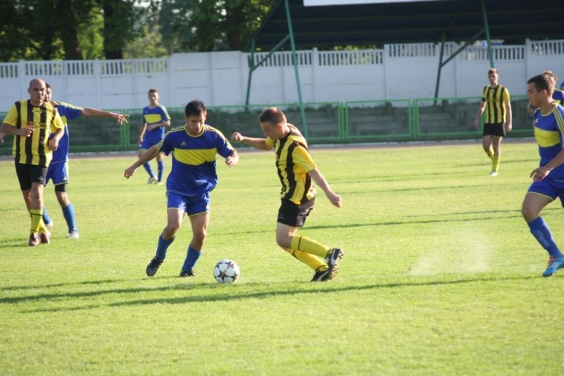 Rodło rozbija Wisłę na własnym terenie Rodło rozbija Wisłę na własnym terenie