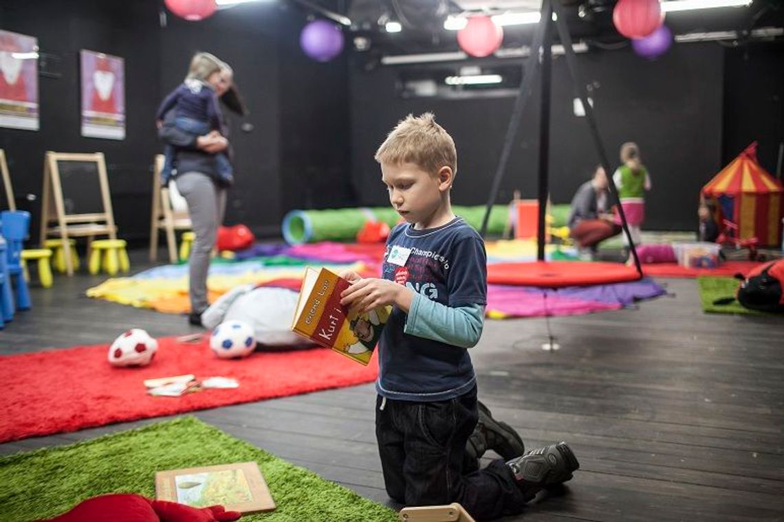Rodzic w teatrze - dziecko nie na kolanach? Rodzic w teatrze - dziecko nie na kolanach?