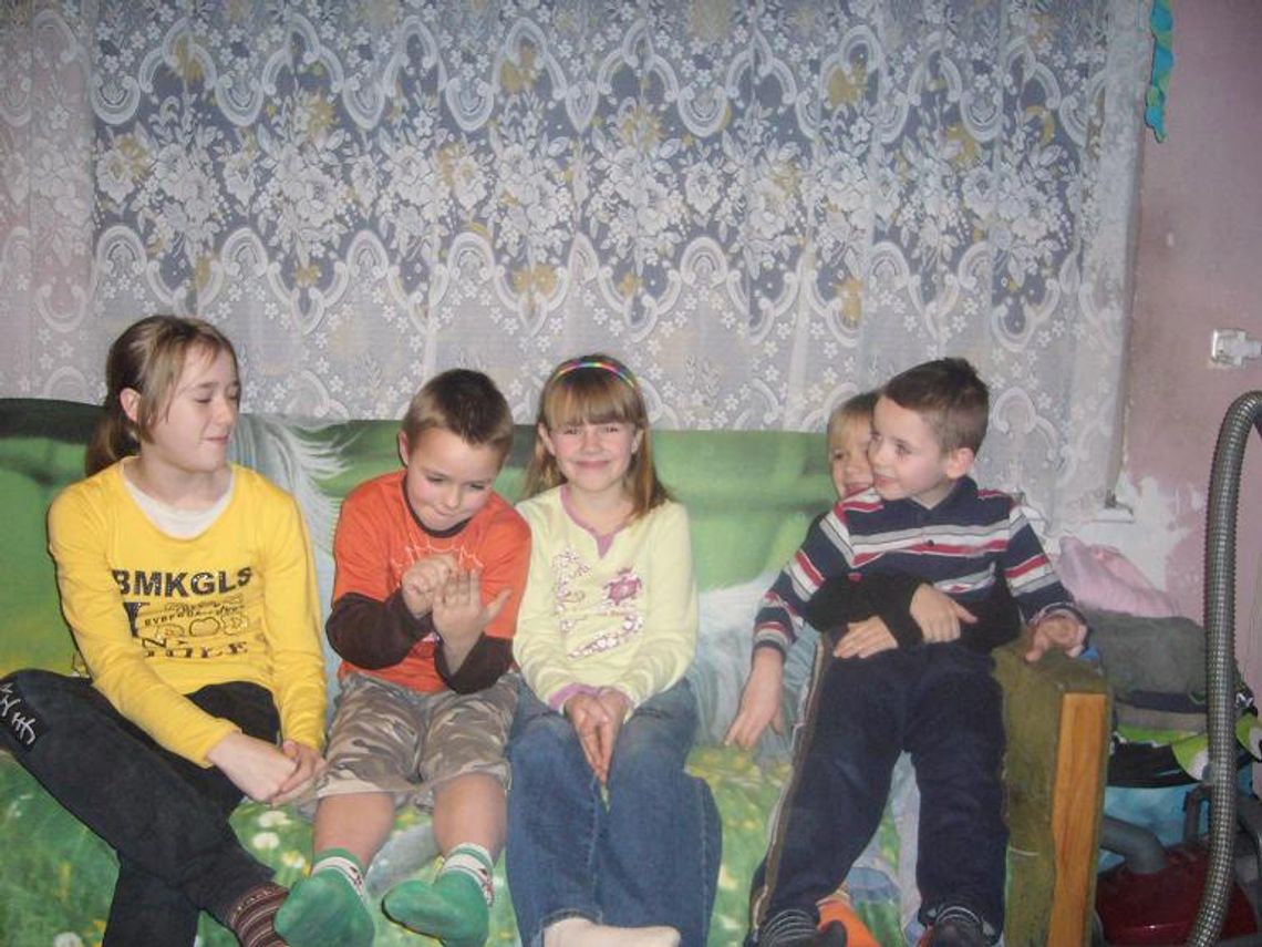 Rodzina najważniejsza. Mimo wszystko się kochają - 9-osobowa rodzina, jej problemy i marzenia Rodzina najważniejsza. Mimo wszystko się kochają - 9-osobowa rodzina, jej problemy i marzenia