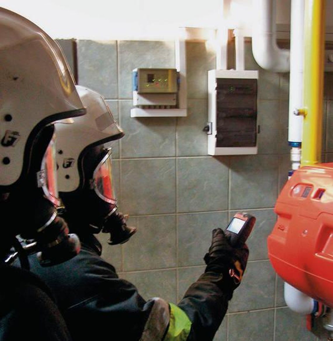 Rodzina zatruła się czadem! Interweniowała straż i pogotowie Rodzina zatruła się czadem! Interweniowała straż i pogotowie