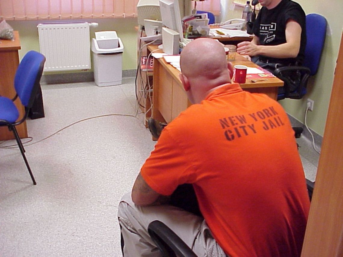 Rodzinny interes narkotykowy. W słoiku i w worku za szafą