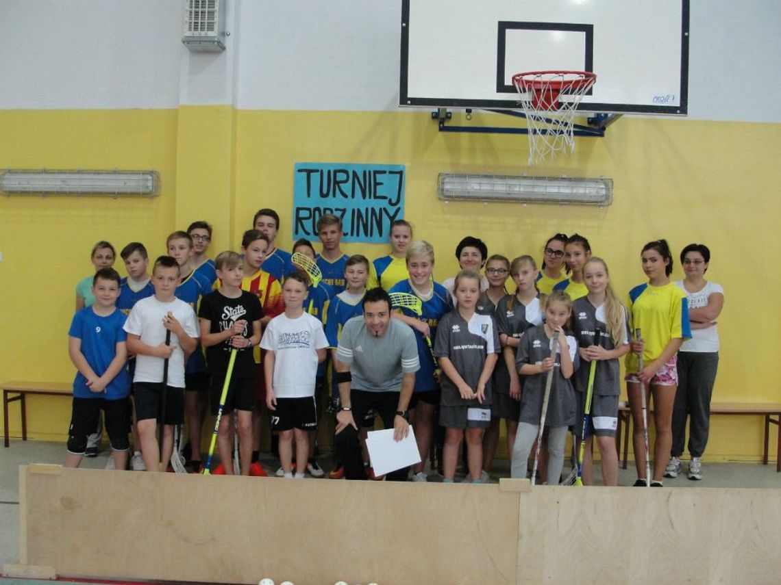 Rodzinny Turniej Unihokeja w Suchym Dębie Rodzinny Turniej Unihokeja w Suchym Dębie