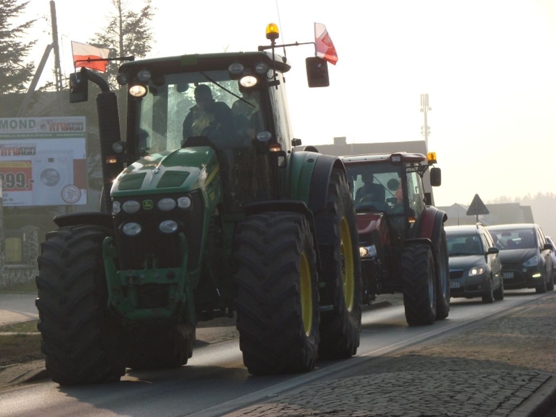 Rolnicy protestują! Utrudnienia w ruchu na drodze nr 22 w Starogardzie Gd. Rolnicy protestują! Utrudnienia w ruchu na drodze nr 22 w Starogardzie Gd.