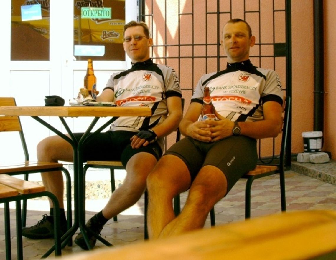 Rowerzyści dotarli do celu - Krzysztof Szlagowski i Tomasz Możdżyński w Iliczewsku Rowerzyści dotarli do celu - Krzysztof Szlagowski i Tomasz Możdżyński w Iliczewsku