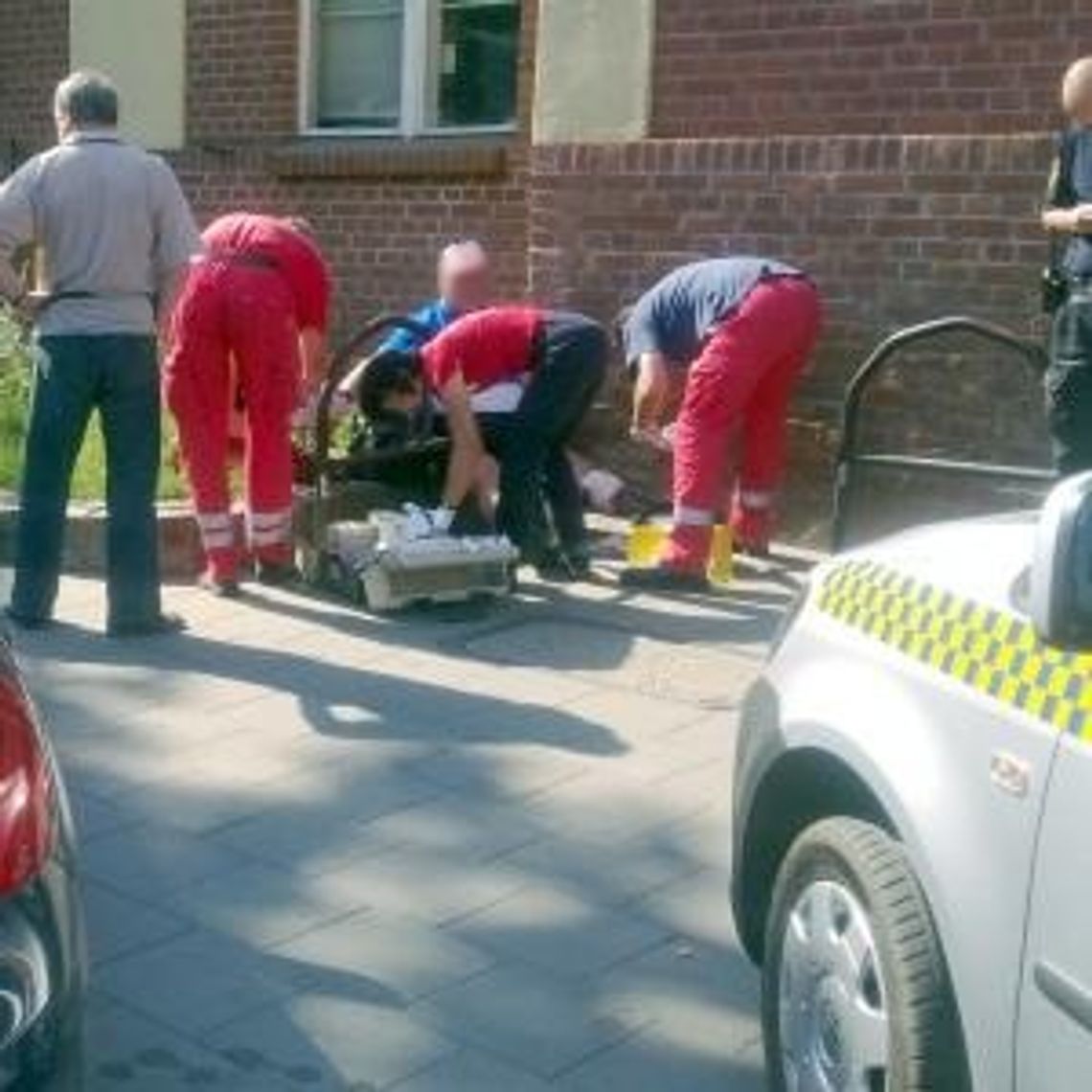 Rowerzysta potrącony na ścieżce rowerowej Rowerzysta potrącony na ścieżce rowerowej