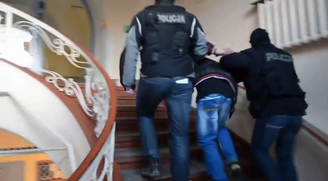 Rozbita grupa złodziei aut [film]