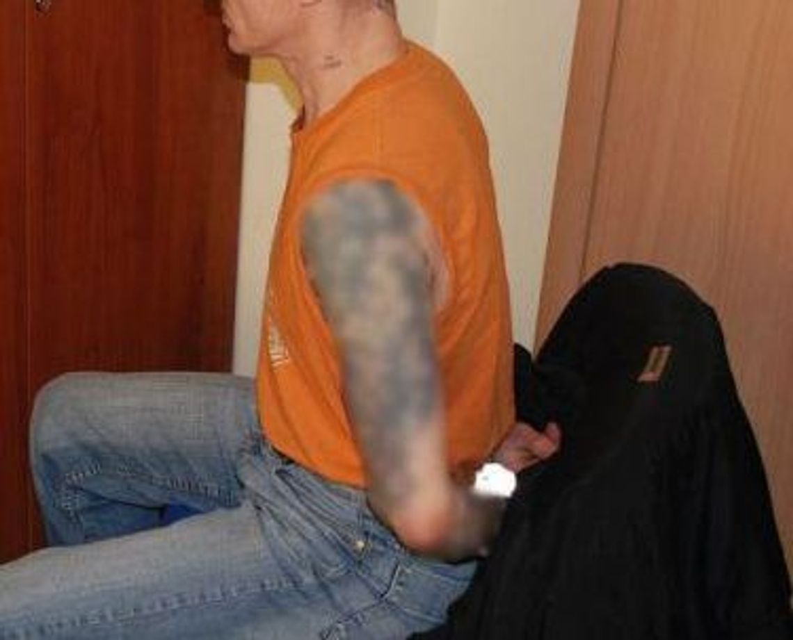 Rozbój w hotelu - przystawili nóż do szyi Rozbój w hotelu - przystawili nóż do szyi