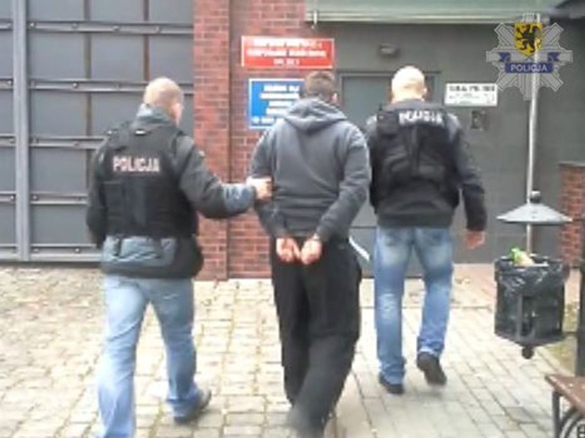 Rozboje w SKM - groził nożem. Ukrywał się w hotelu robotniczm Rozboje w SKM - groził nożem. Ukrywał się w hotelu robotniczm