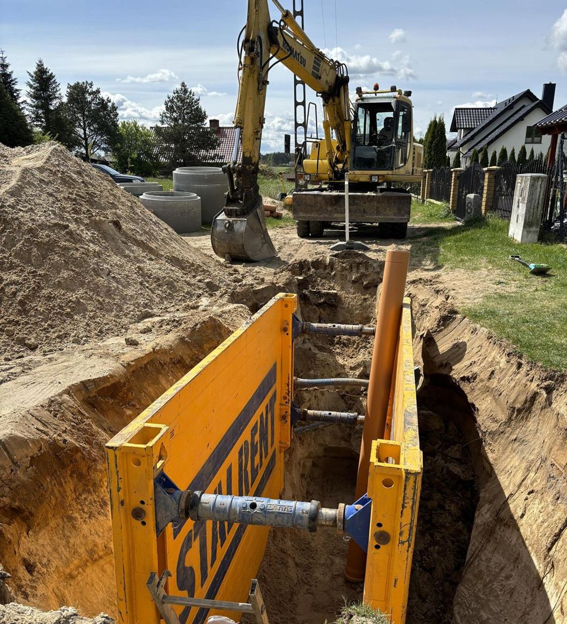 Rozpoczęto budowę kanalizacji i oczyszczalni ścieków w Pogódkach Rozpoczęto budowę kanalizacji i oczyszczalni ścieków w Pogódkach