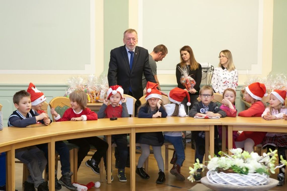 Rozstrzygnięto konkurs na kartkę świąteczną Rozstrzygnięto konkurs na kartkę świąteczną