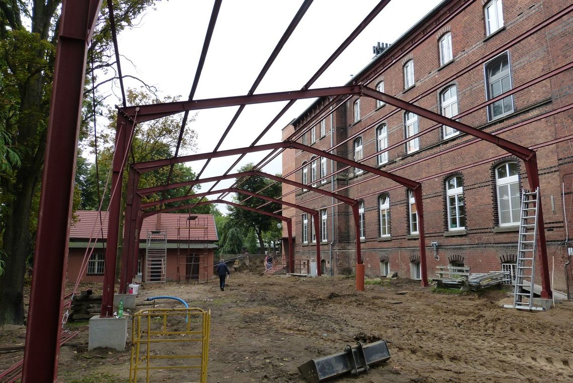 Ruszyły wstępne prace obok szpitala Ruszyły wstępne prace obok szpitala