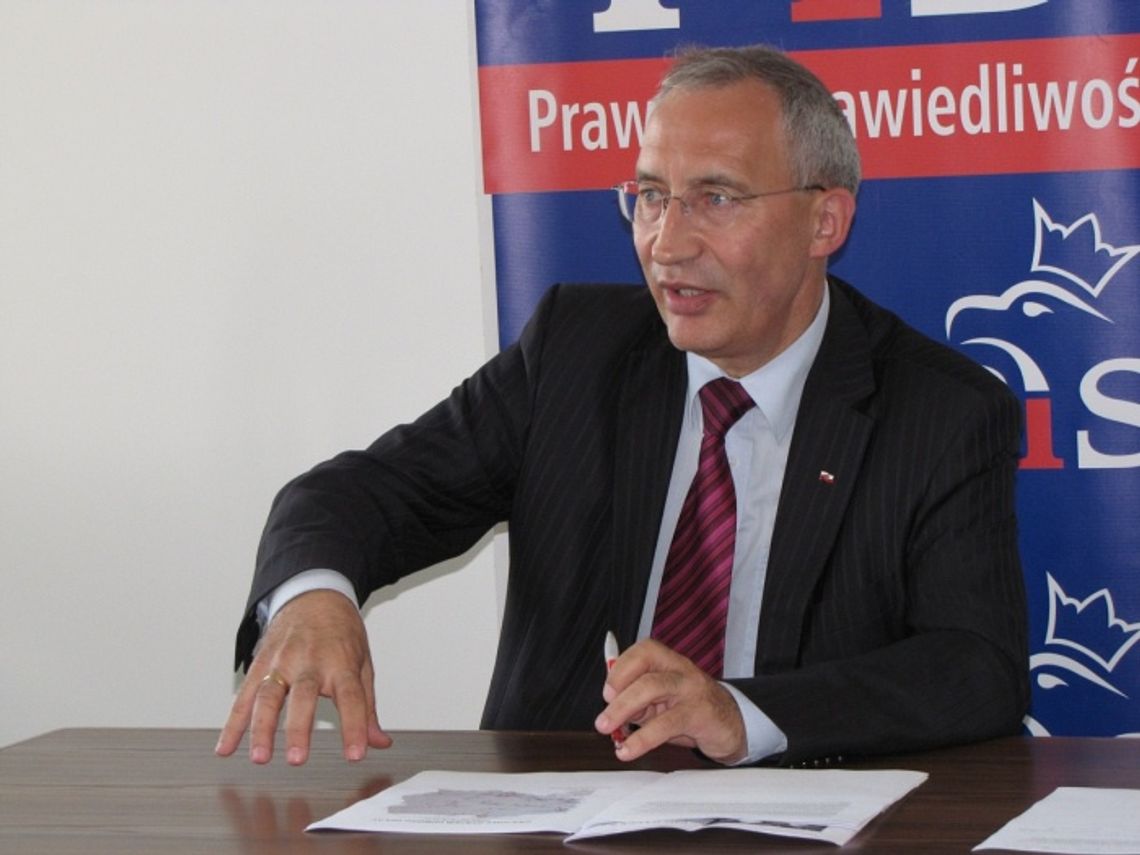 „Rząd drenuje kieszenie podatników, aby załatać dziurę budżetową”. Nowelizacje, za które wszyscy zapłacimy „Rząd drenuje kieszenie podatników, aby załatać dziurę budżetową”. Nowelizacje, za które wszyscy zapłacimy