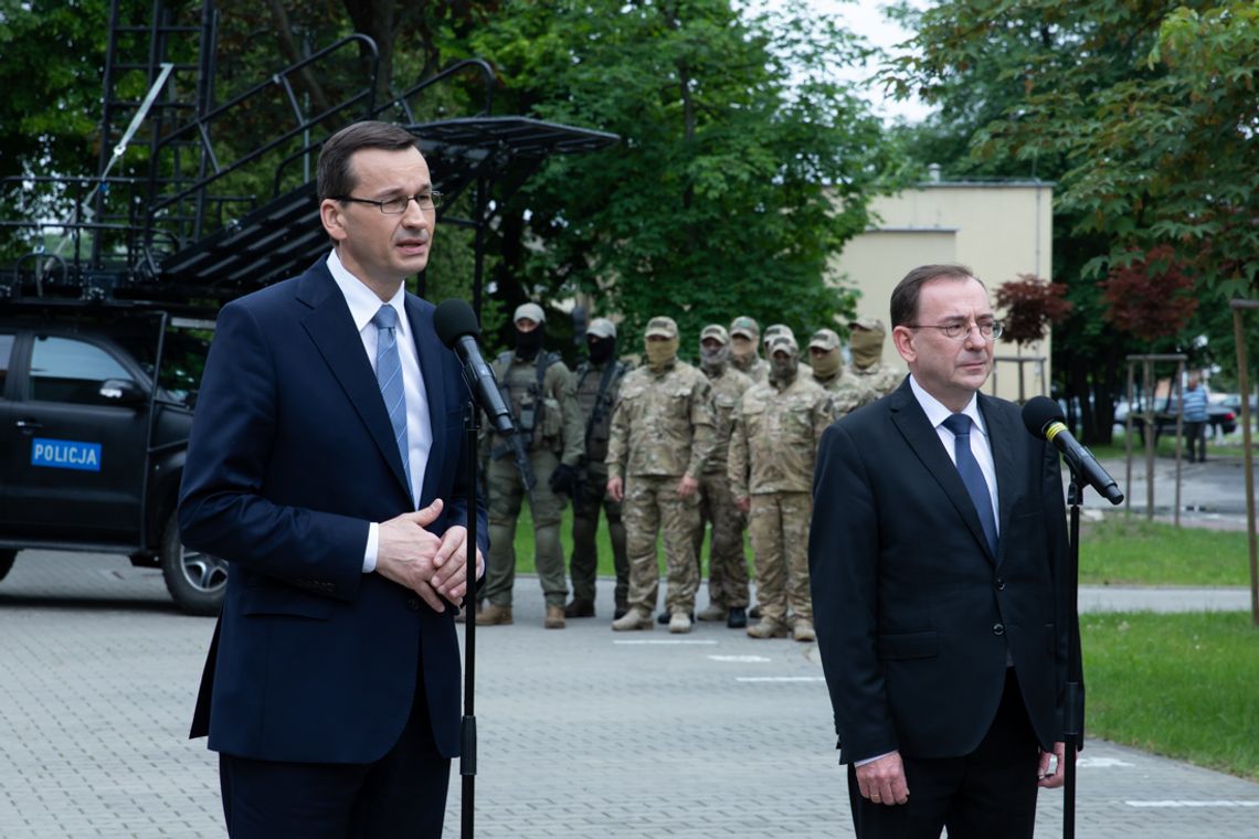 Rząd przyjął dodatek dla funkcjonariuszy najdłużej pozostających w służbie Rząd przyjął dodatek dla funkcjonariuszy najdłużej pozostających w służbie