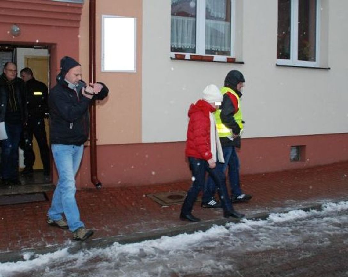 Sąd: 15 lat dla zabójczyni 86-latki! 32 razy ugodziła nożem własną babcię Sąd: 15 lat dla zabójczyni 86-latki! 32 razy ugodziła nożem własną babcię