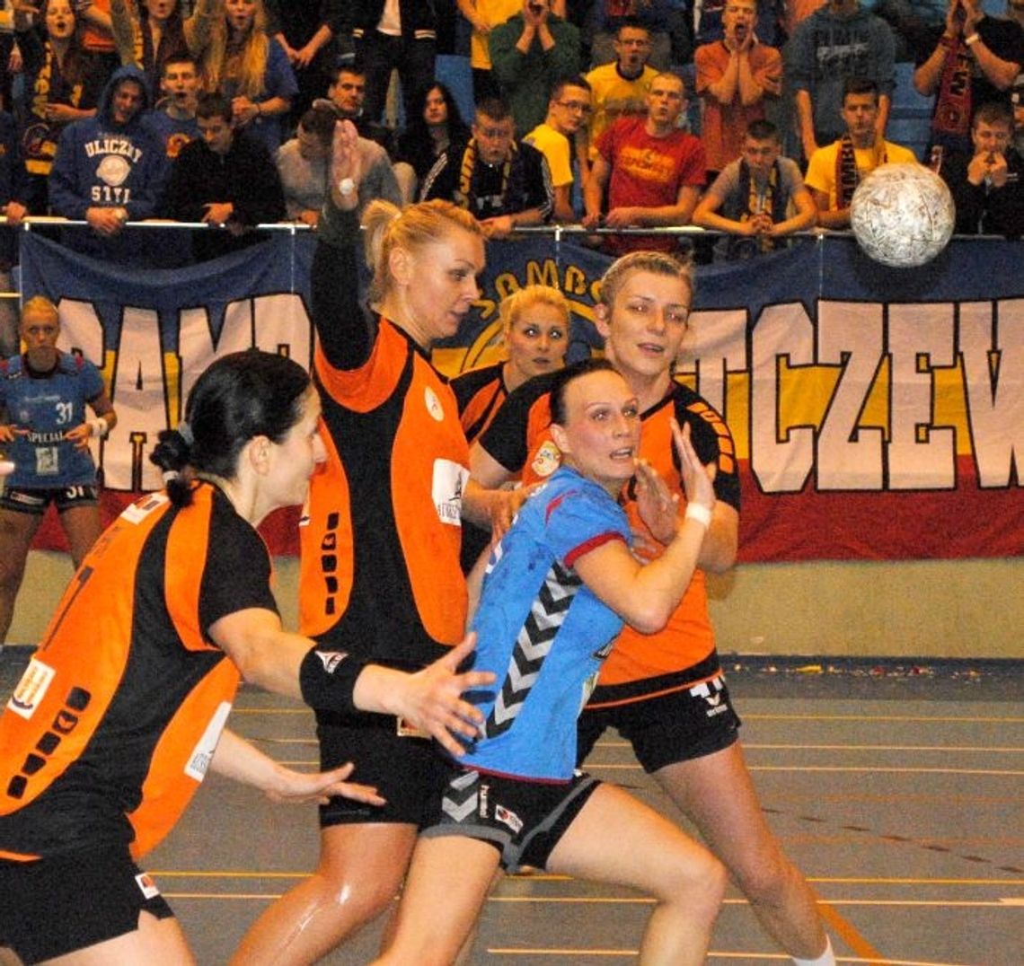 Samborzanki coraz lepiej - remis w derbach