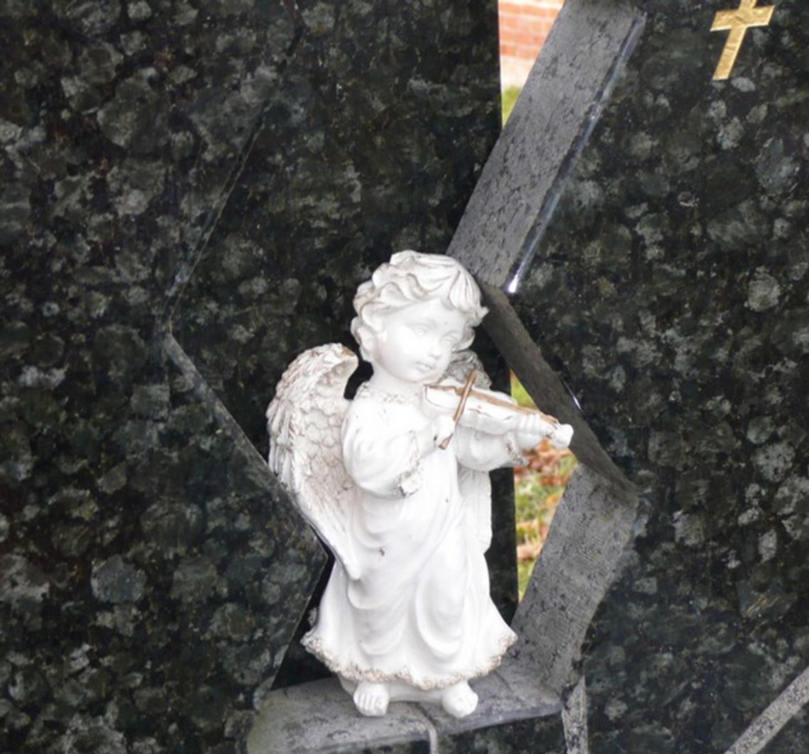 SAMOBÓJSTWO. Zaniepokojony syn w łazience znalazł zadławioną mamę i nieżywego braciszka