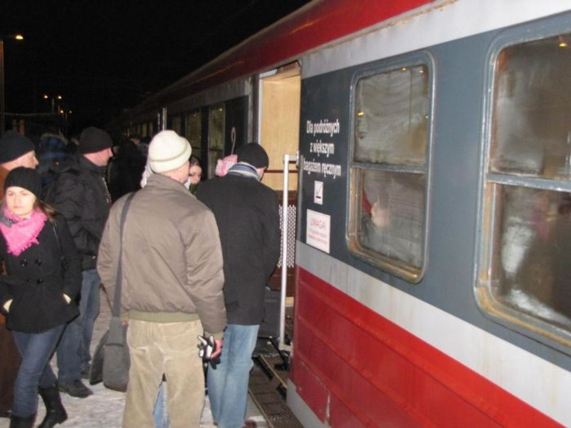 Ścisk prawie usprawiedliwiony. Pasażerowie skarżą się na komfort jazdy pociągami