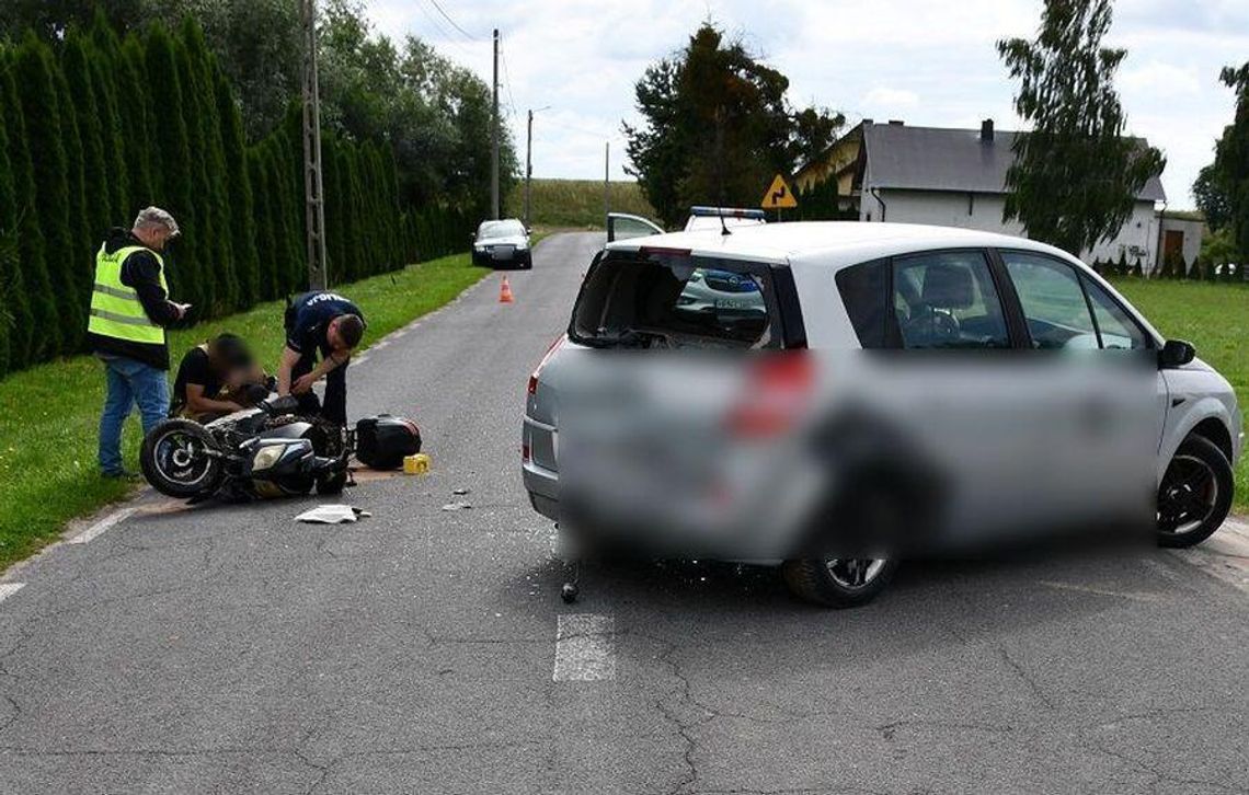 Sekundy zadecydowały o wypadku. 18-latka i motorowerzysta zderzyli się w Polskim Gronowie Sekundy zadecydowały o wypadku. 18-latka i motorowerzysta zderzyli się w Polskim Gronowie