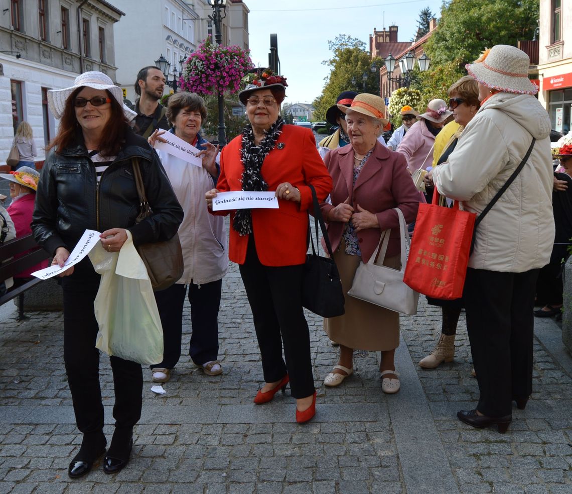 Seniorzy obchodzili swoje święto! Wielki Bal i Festiwal Kapeluszowy Seniorzy obchodzili swoje święto! Wielki Bal i Festiwal Kapeluszowy