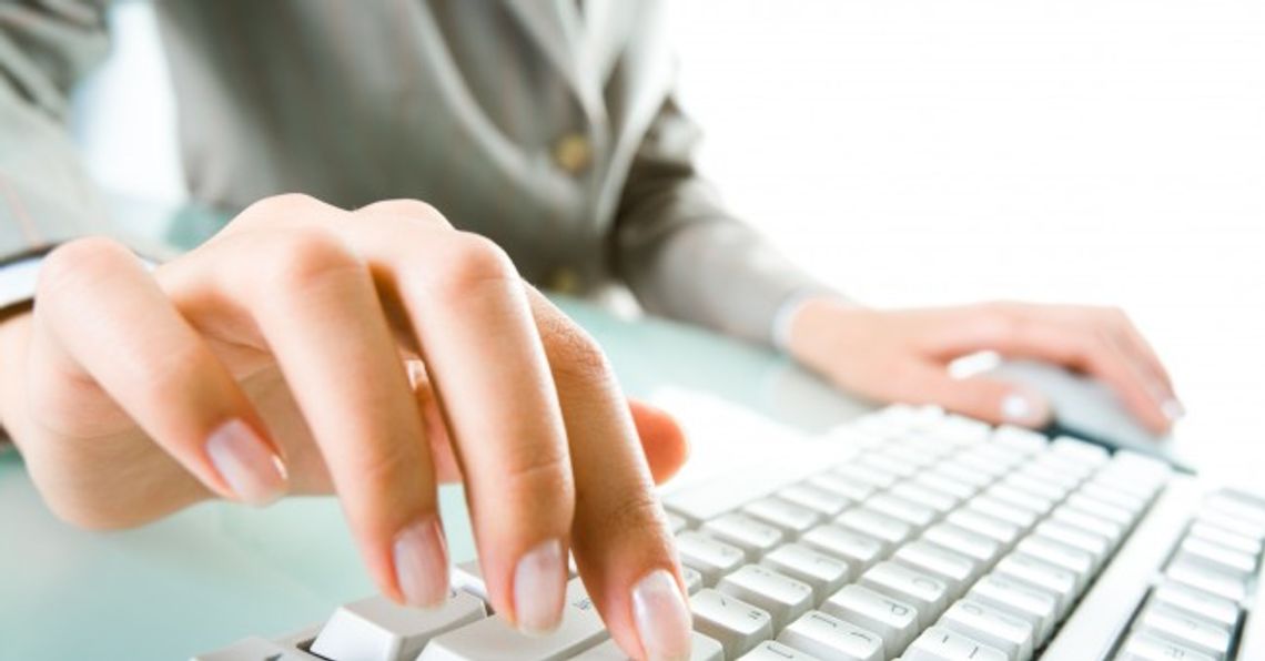 Seniorzy surfują w internecie Seniorzy surfują w internecie