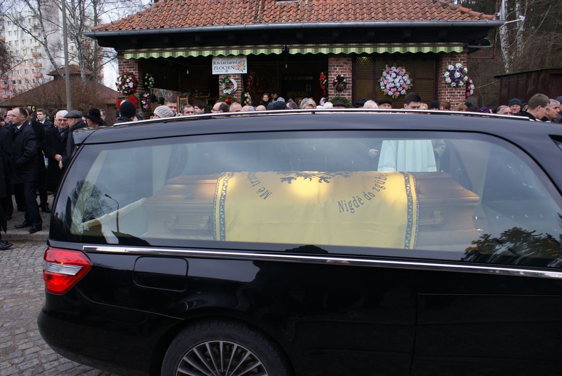 Setki Kaszubów pożegnało prof. Brunona Synaka