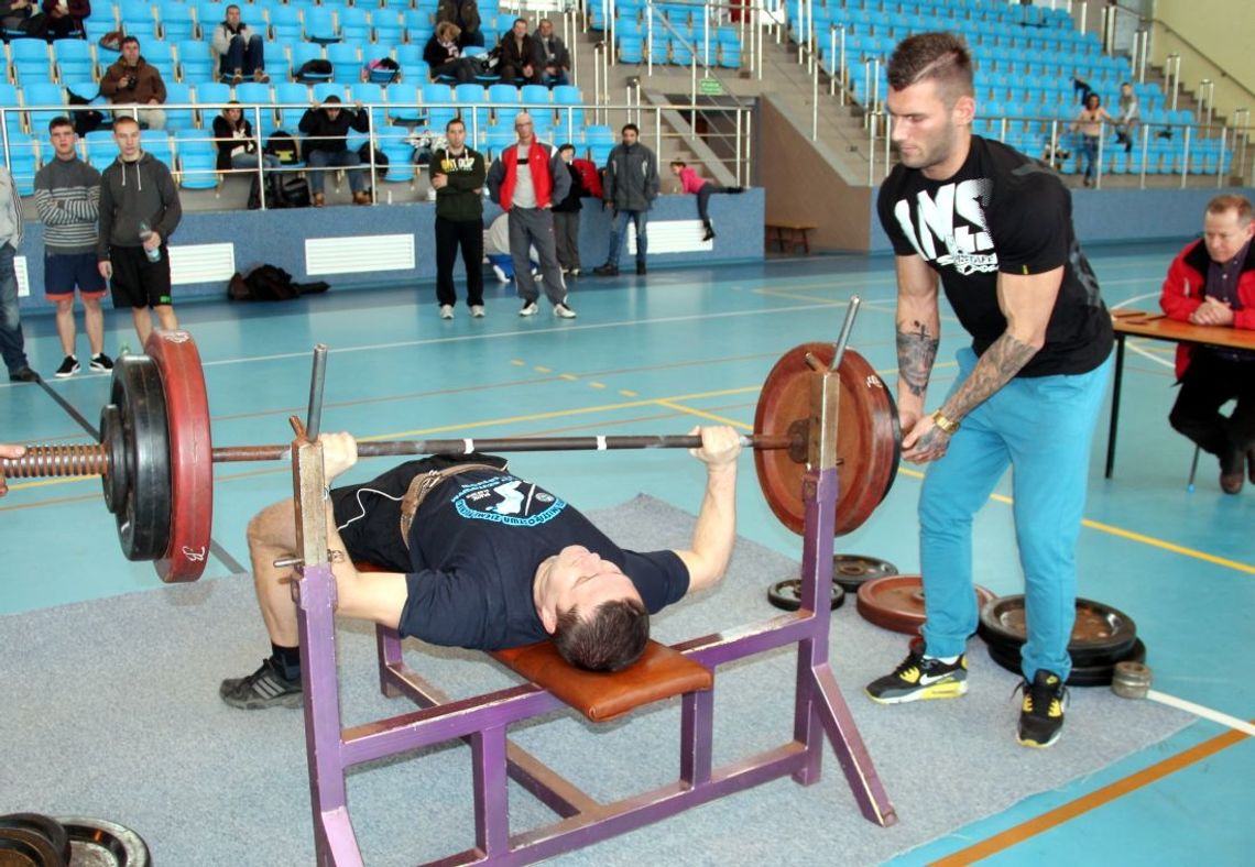 Siłacze walczyli na leżąco - Mistrzostwa Powiatu Tczewskiego w Wyciskaniu Sztangi Siłacze walczyli na leżąco - Mistrzostwa Powiatu Tczewskiego w Wyciskaniu Sztangi