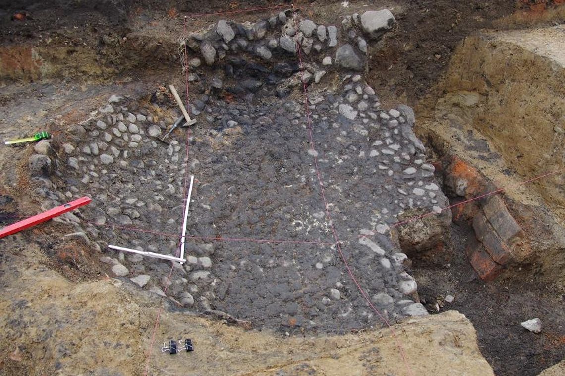 Skarby pod ziemią. Czego szukają w Skarszewach archeolodzy? Skarby pod ziemią. Czego szukają w Skarszewach archeolodzy?