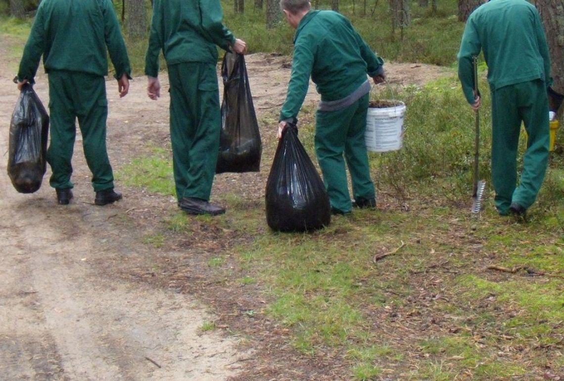 Skazani w "sprzątaniu świata" Skazani w "sprzątaniu świata"