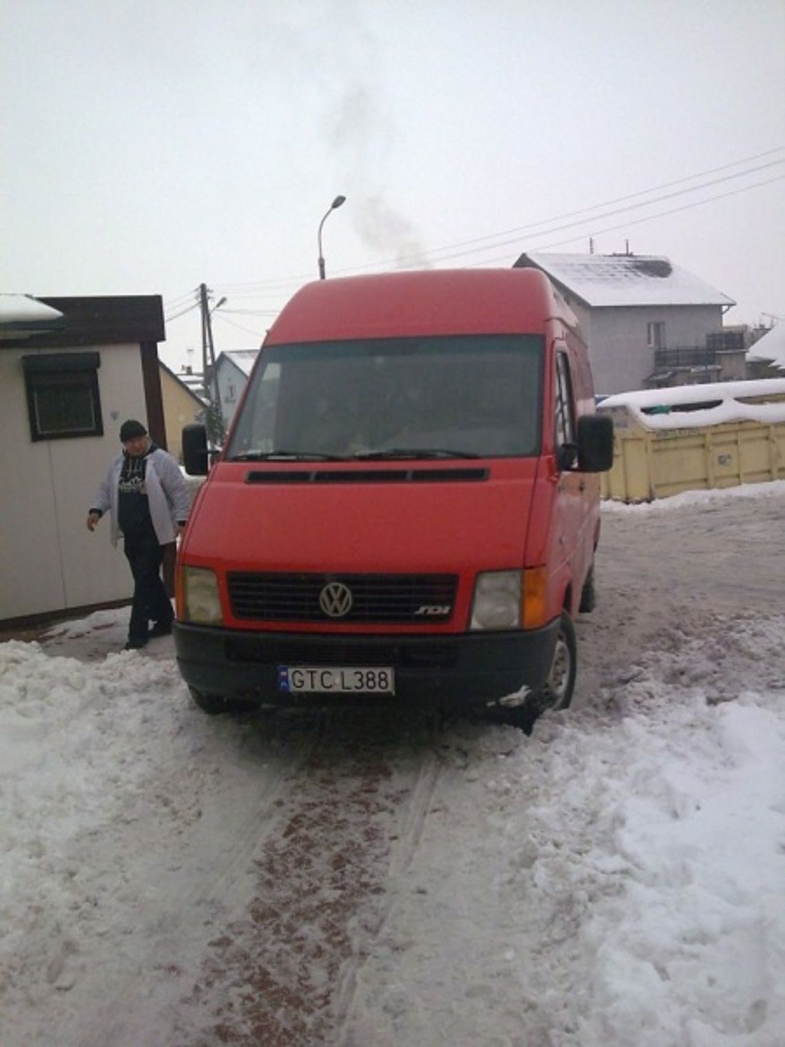 Sklepowi dostawcy łamią prawo? Chodniki dla pieszych czy dla samochodów... Sklepowi dostawcy łamią prawo? Chodniki dla pieszych czy dla samochodów...