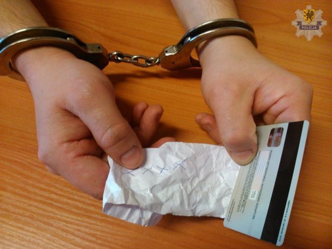 Skrobnął sąsiadce kartę i dorwał się do bankomatu Skrobnął sąsiadce kartę i dorwał się do bankomatu