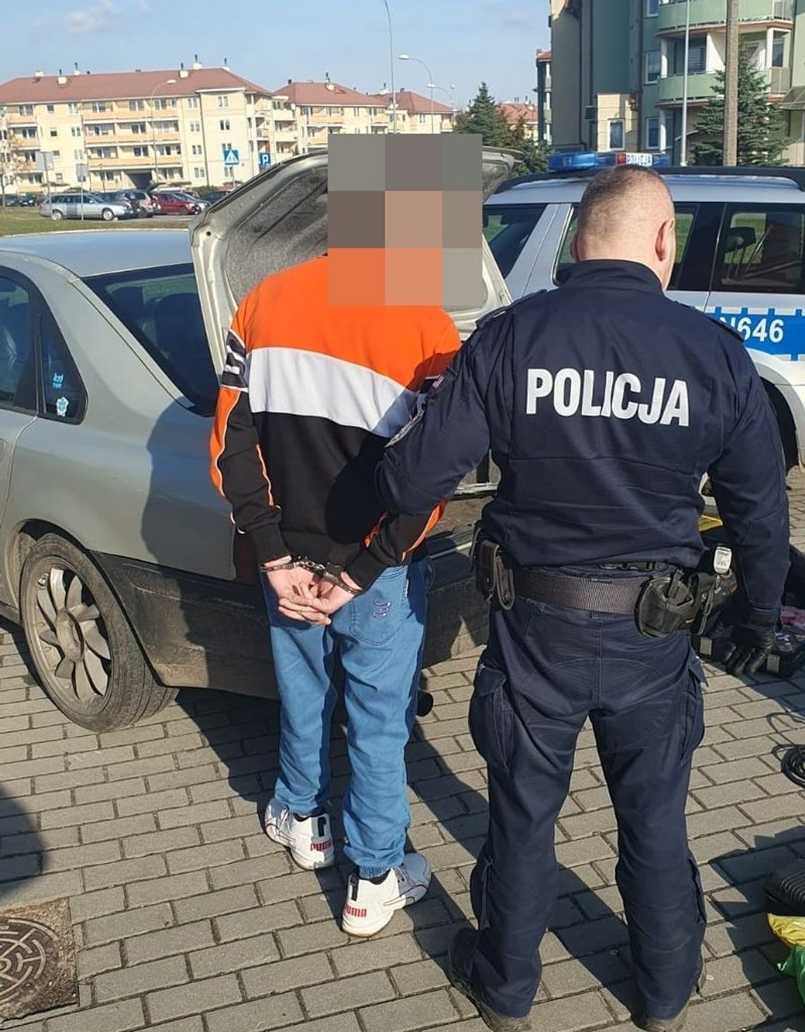 Skuteczna akcja policji: Cztery zatrzymania związane z posiadaniem narkotyków Skuteczna akcja policji: Cztery zatrzymania związane z posiadaniem narkotyków