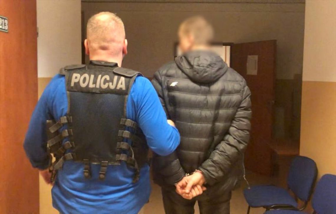 Słupscy kryminalni zatrzymali cztery osoby w związku z rozbojami Słupscy kryminalni zatrzymali cztery osoby w związku z rozbojami