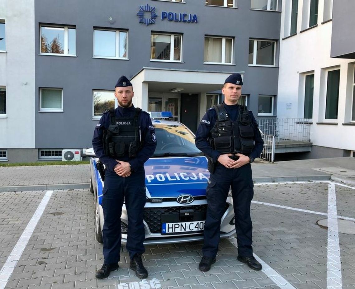 Słupscy policjanci uratowali niedoszłego samobójcę. Słupscy policjanci uratowali niedoszłego samobójcę.