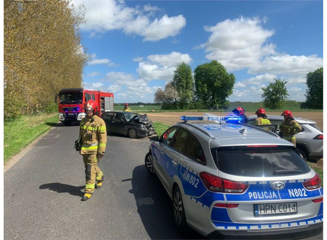 Słupsk. Policjanci pracowali na miejscu tragicznego wypadku drogowego. Słupsk. Policjanci pracowali na miejscu tragicznego wypadku drogowego.