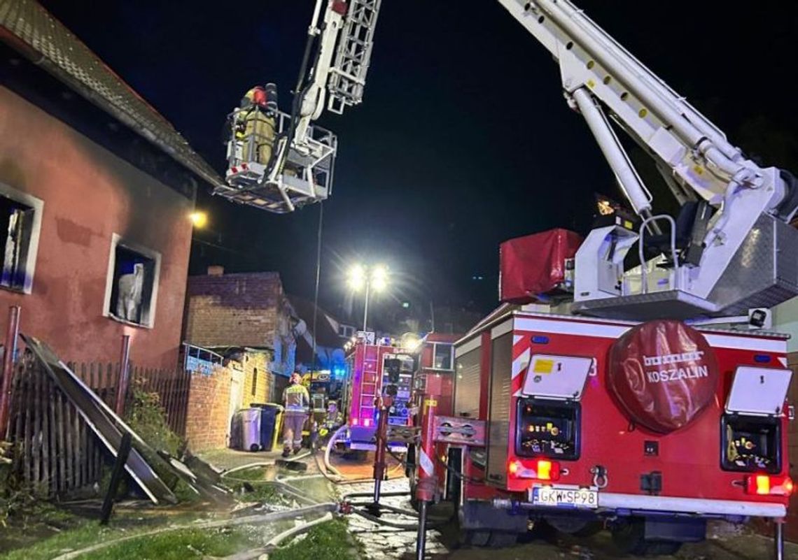 Śmierć kobiety i 11-miesięcznego dziecka w pożarze, który wybuchł w środku nocy Śmierć kobiety i 11-miesięcznego dziecka w pożarze, który wybuchł w środku nocy